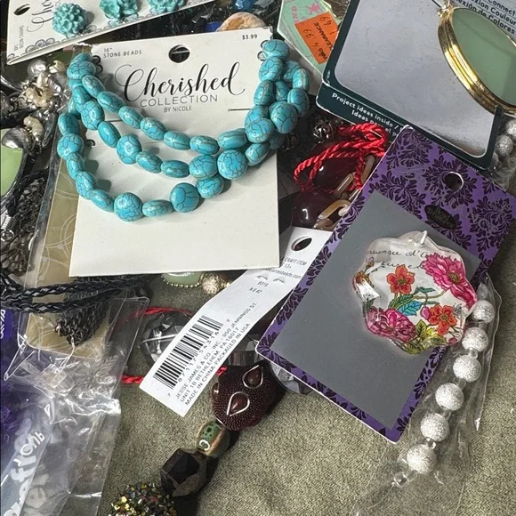 Craft Scrap Junk Jewelry Lot DIY Over 4 pounds - Picture 2 of 9